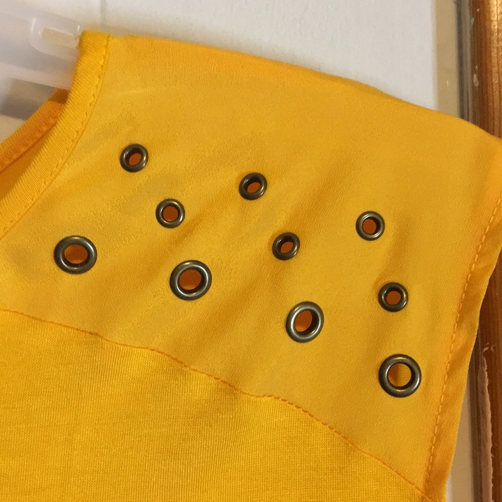 Blouse - Picture 2 of 3